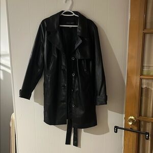 Vince Camuto Women's Black faux Leather Jacket. Super nice faux fur for collar